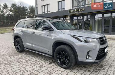 Внедорожник / Кроссовер Toyota Highlander 2017 в 