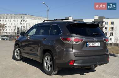 Внедорожник / Кроссовер Toyota Highlander 2014 в 