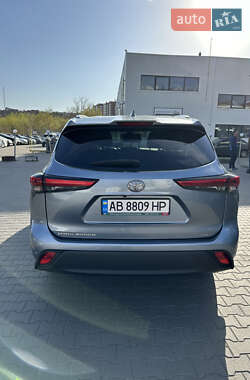 Внедорожник / Кроссовер Toyota Highlander 2020 в 
