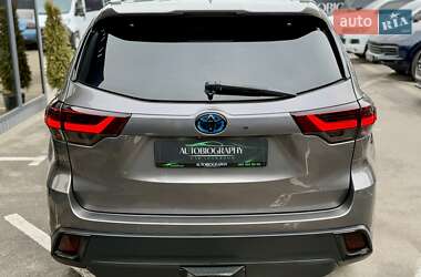Внедорожник / Кроссовер Toyota Highlander 2019 в 