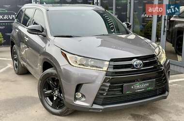 Внедорожник / Кроссовер Toyota Highlander 2019 в 