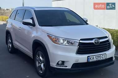 Внедорожник / Кроссовер Toyota Highlander 2015 в 