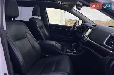Внедорожник / Кроссовер Toyota Highlander 2015 в 
