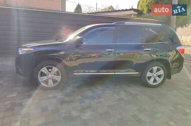 Внедорожник / Кроссовер Toyota Highlander 2011 в 