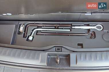 Внедорожник / Кроссовер Toyota Highlander 2011 в 