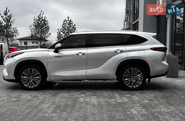 Внедорожник / Кроссовер Toyota Highlander 2020 в 