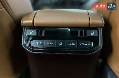 Внедорожник / Кроссовер Toyota Highlander 2020 в 