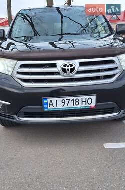 Внедорожник / Кроссовер Toyota Highlander 2011 в 