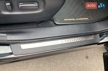 Внедорожник / Кроссовер Toyota Highlander 2011 в 