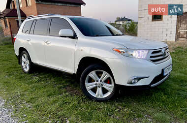 Позашляховик / Кросовер Toyota Highlander 2011 в 