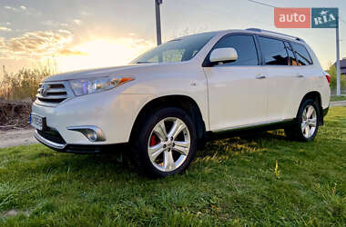 Позашляховик / Кросовер Toyota Highlander 2011 в 