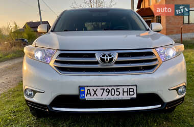 Позашляховик / Кросовер Toyota Highlander 2011 в 