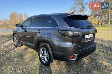 Позашляховик / Кросовер Toyota Highlander 2017 в 