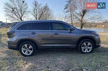Позашляховик / Кросовер Toyota Highlander 2017 в 