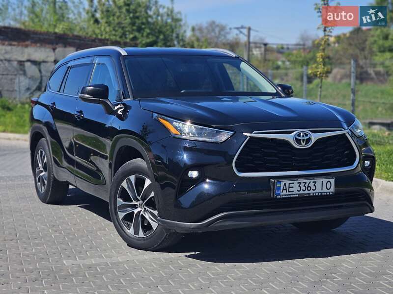 Позашляховик / Кросовер Toyota Highlander 2020 в Львові