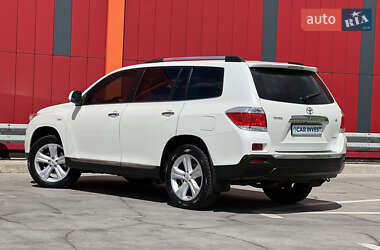 Позашляховик / Кросовер Toyota Highlander 2010 в 