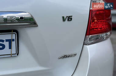 Позашляховик / Кросовер Toyota Highlander 2010 в 