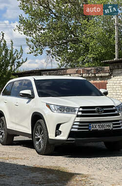 Внедорожник / Кроссовер Toyota Highlander 2019 в 