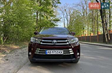 Позашляховик / Кросовер Toyota Highlander 2017 в 