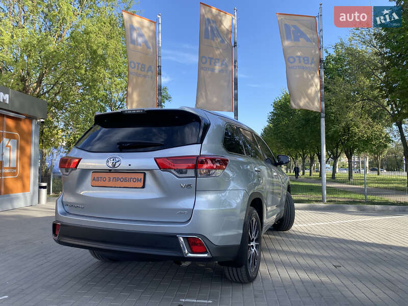 Позашляховик / Кросовер Toyota Highlander 2019 в Дніпрі