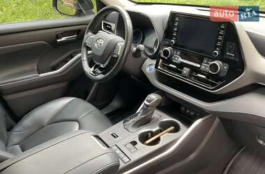 Позашляховик / Кросовер Toyota Highlander 2021 в 