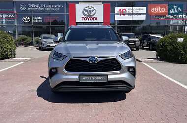 Позашляховик / Кросовер Toyota Highlander 2023 в 