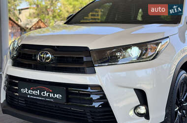 Позашляховик / Кросовер Toyota Highlander 2019 в Миколаєві
