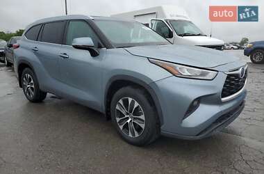 Внедорожник / Кроссовер Toyota Highlander 2020 в 