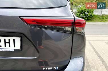 Позашляховик / Кросовер Toyota Highlander 2021 в 