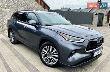 Позашляховик / Кросовер Toyota Highlander 2021 в 