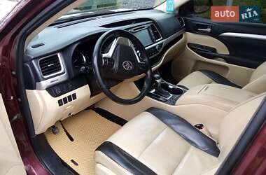 Внедорожник / Кроссовер Toyota Highlander 2014 в 