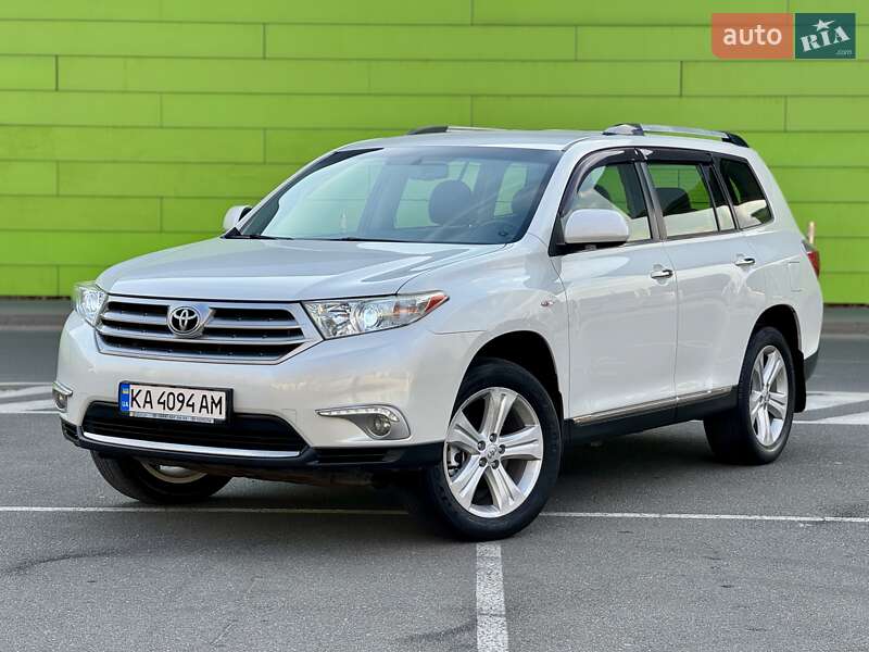 Позашляховик / Кросовер Toyota Highlander 2013 в 