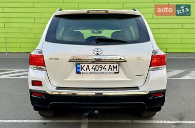 Позашляховик / Кросовер Toyota Highlander 2013 в 
