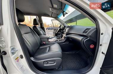 Позашляховик / Кросовер Toyota Highlander 2013 в 