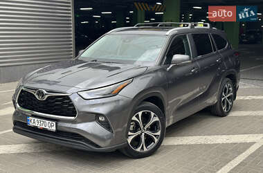 Внедорожник / Кроссовер Toyota Highlander 2023 в Киеве