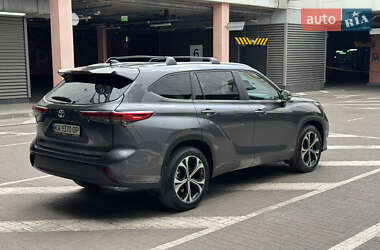 Позашляховик / Кросовер Toyota Highlander 2023 в 