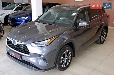 Внедорожник / Кроссовер Toyota Highlander 2023 в 