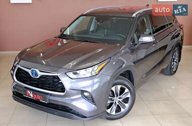 Внедорожник / Кроссовер Toyota Highlander 2023 в 