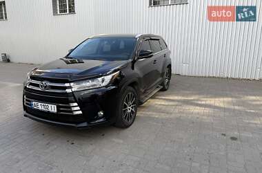 Внедорожник / Кроссовер Toyota Highlander 2019 в Днепре