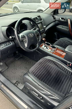 Внедорожник / Кроссовер Toyota Highlander 2012 в Кременчуге