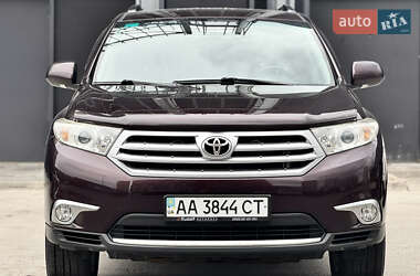 Внедорожник / Кроссовер Toyota Highlander 2012 в 