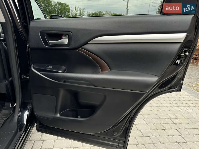 Позашляховик / Кросовер Toyota Highlander 2014 в Вінниці