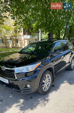 Внедорожник / Кроссовер Toyota Highlander 2016 в Кропивницком