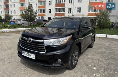Внедорожник / Кроссовер Toyota Highlander 2016 в Хмельницком