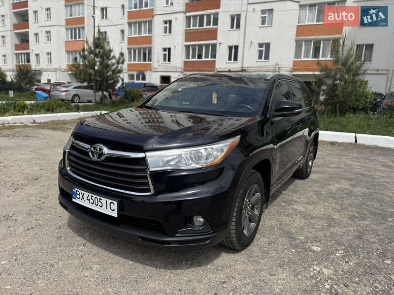 Внедорожник / Кроссовер Toyota Highlander 2016 в 