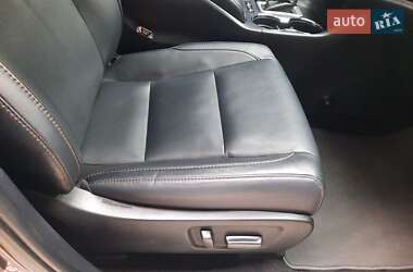 Позашляховик / Кросовер Toyota Highlander 2020 в 