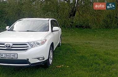 Позашляховик / Кросовер Toyota Highlander 2013 в 