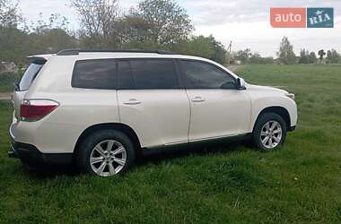 Позашляховик / Кросовер Toyota Highlander 2013 в 