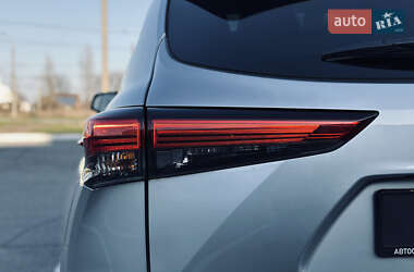 Внедорожник / Кроссовер Toyota Highlander 2020 в 
