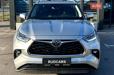 Внедорожник / Кроссовер Toyota Highlander 2020 в 